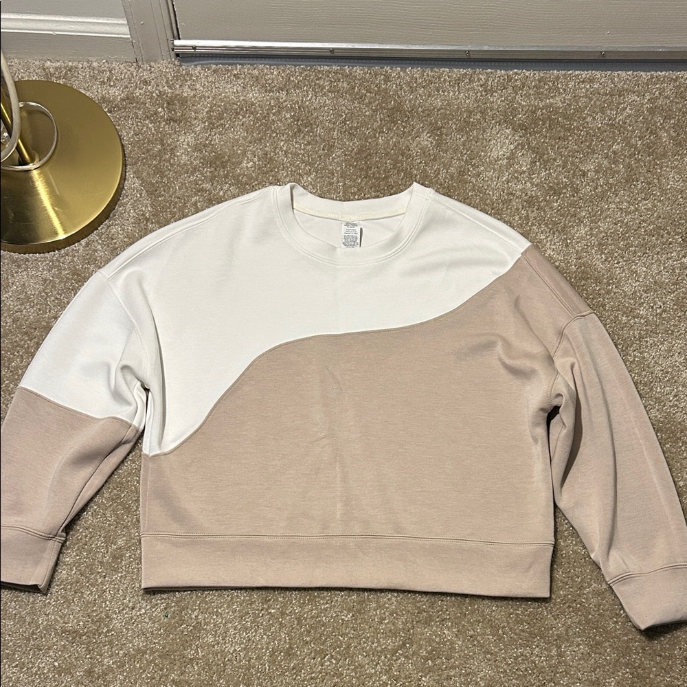 RBX Women's Cream and Tan Crew Neck Sweater